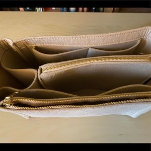 NWOT bag organizer. Fits MM tote.
